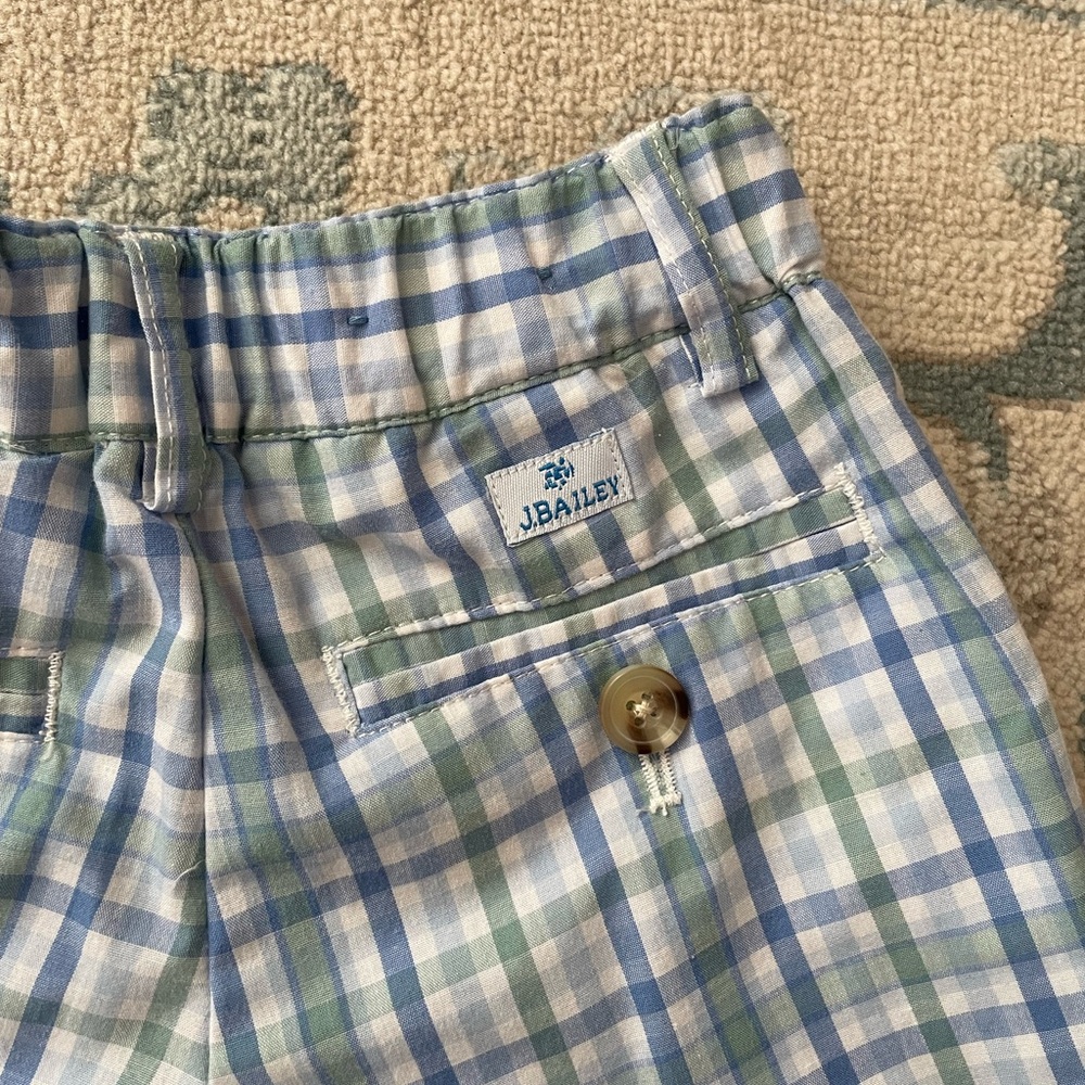 J. Bailey Plaid Shorts - Picture 4 of 5